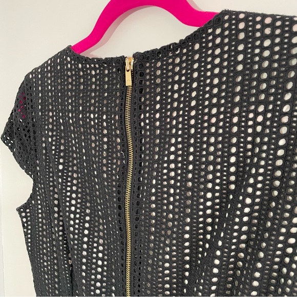 Black & White C Wonder Peplum Crochet Layer Top, 6 - Picture 7 of 8